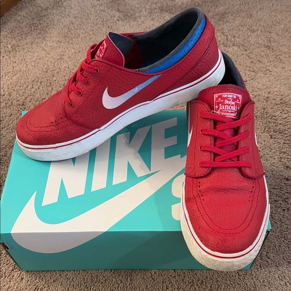 Nike SB Red Janoski Skateboarding Style Sneaker
